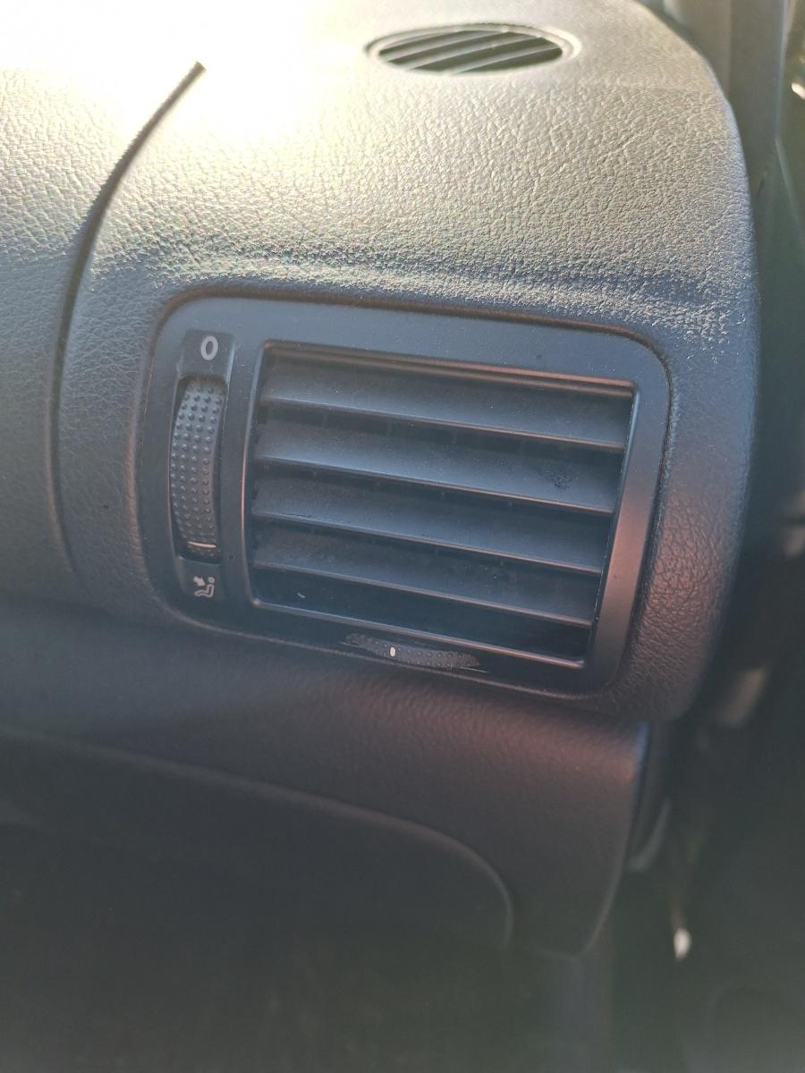 Grilă de ventilație laterală panou de bord VOLKSWAGEN PASSAT Variant 3B6 2000 1.9 TDI AVF 96KW|130HP 2000