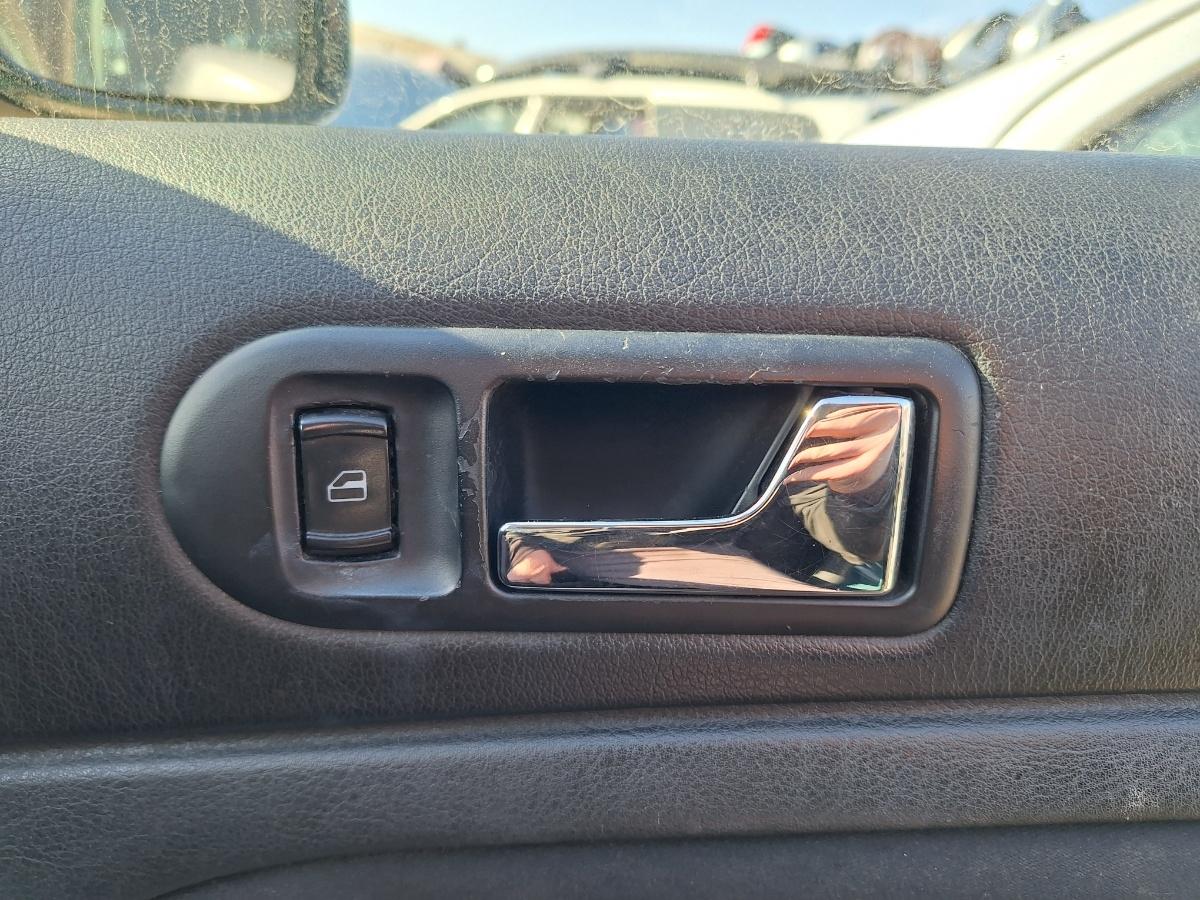 Comutator geam pivotant dreapta fata VOLKSWAGEN PASSAT Variant 3B6 2000 1.9 TDI AVF 96KW|130HP 2000