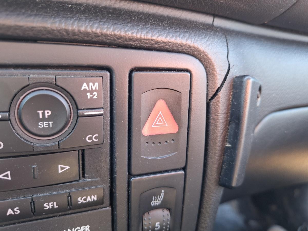 Comutator lumini de avarie VOLKSWAGEN PASSAT Variant 3B6 2000 1.9 TDI AVF 96KW|130HP 2000