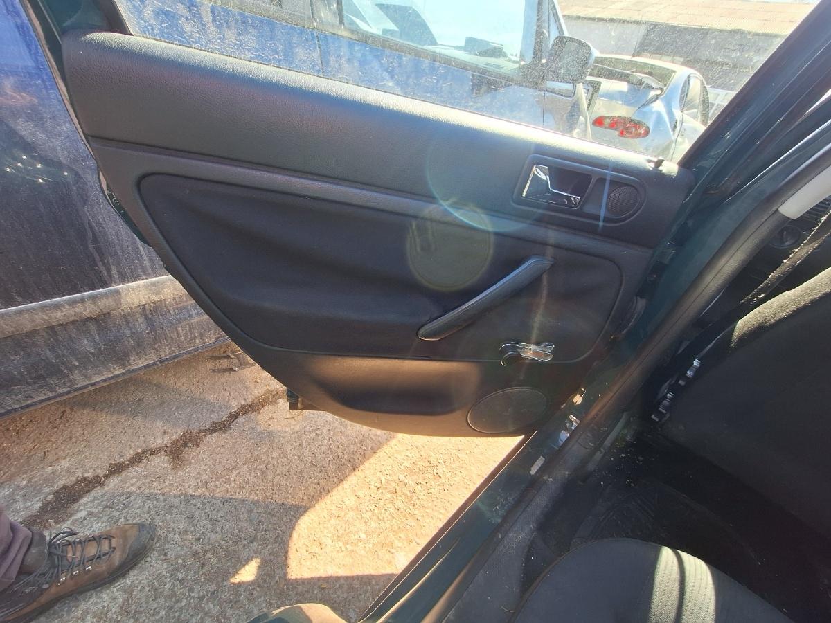 Tapițerie panou portieră spate VOLKSWAGEN PASSAT Variant 3B6 2000 1.9 TDI AVF 96KW|130HP 2000