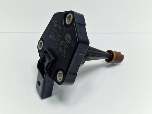 Senzor nivel ulei VOLKSWAGEN TOUAREG 7LA, 7L6, 7L7 2002 - 2013 3.0 TDI BUN, CASB HELLA 6PR01041804 03C907660R