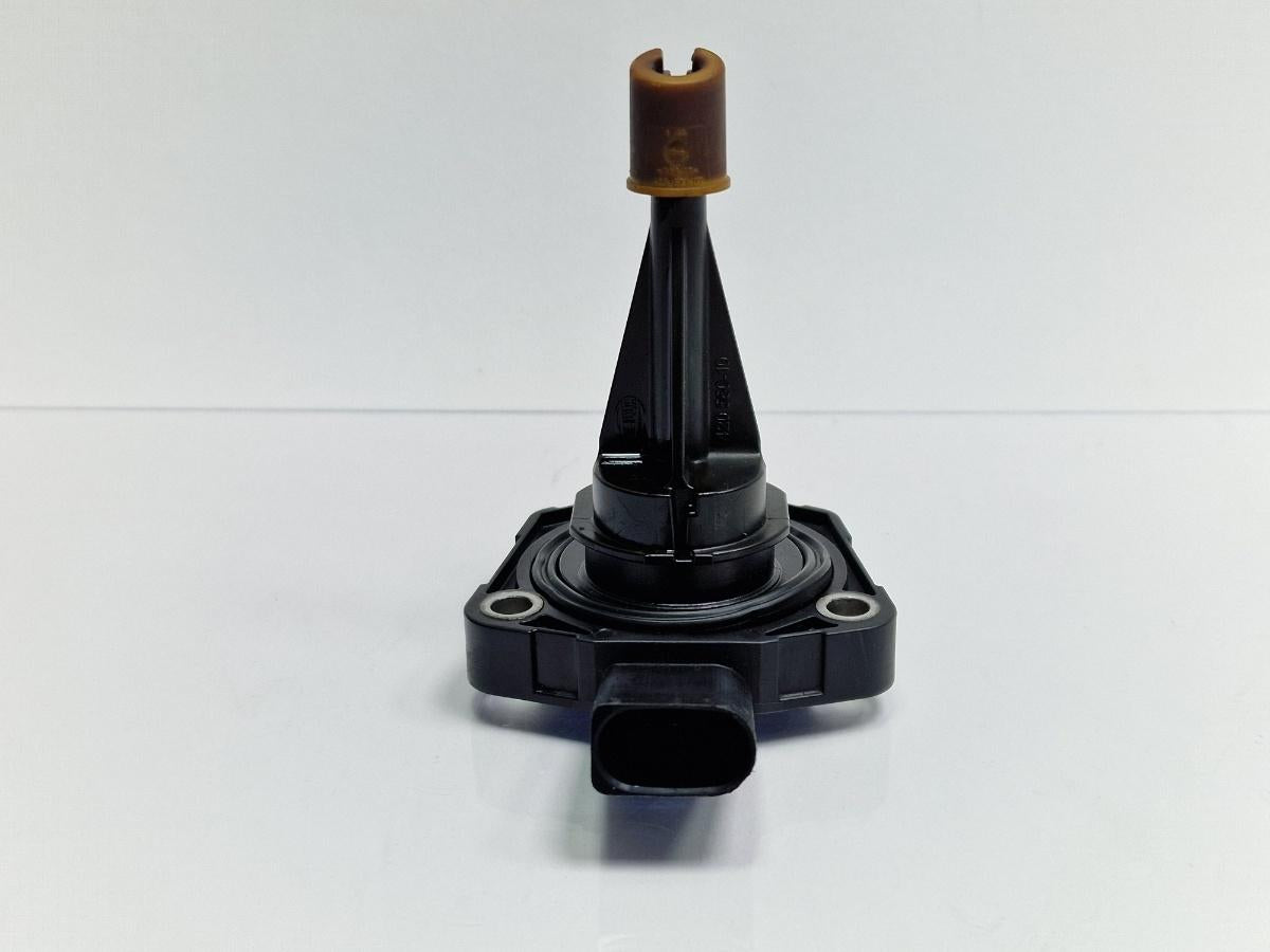 Senzor nivel ulei VOLKSWAGEN TOUAREG 7LA, 7L6, 7L7 2002 - 2013 3.0 TDI BUN, CASB HELLA 6PR01041804 03C907660R