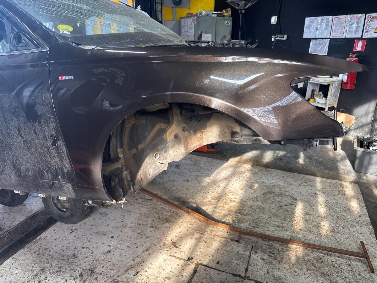 Aripa fata dreapta AUDI A6 IV Avant 4G5, C7, 4GD 2011 - 2018 , maro LY8Z