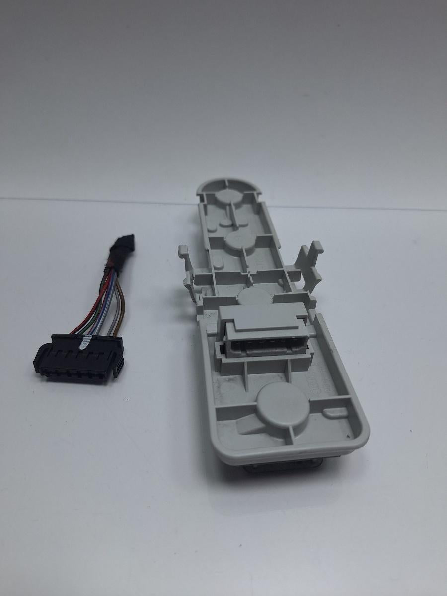 Soclu stop AUDI A4 Avant 8D5, B5 1994 - 2001 1.6 1.6 1.6 ALZ 8D9945257