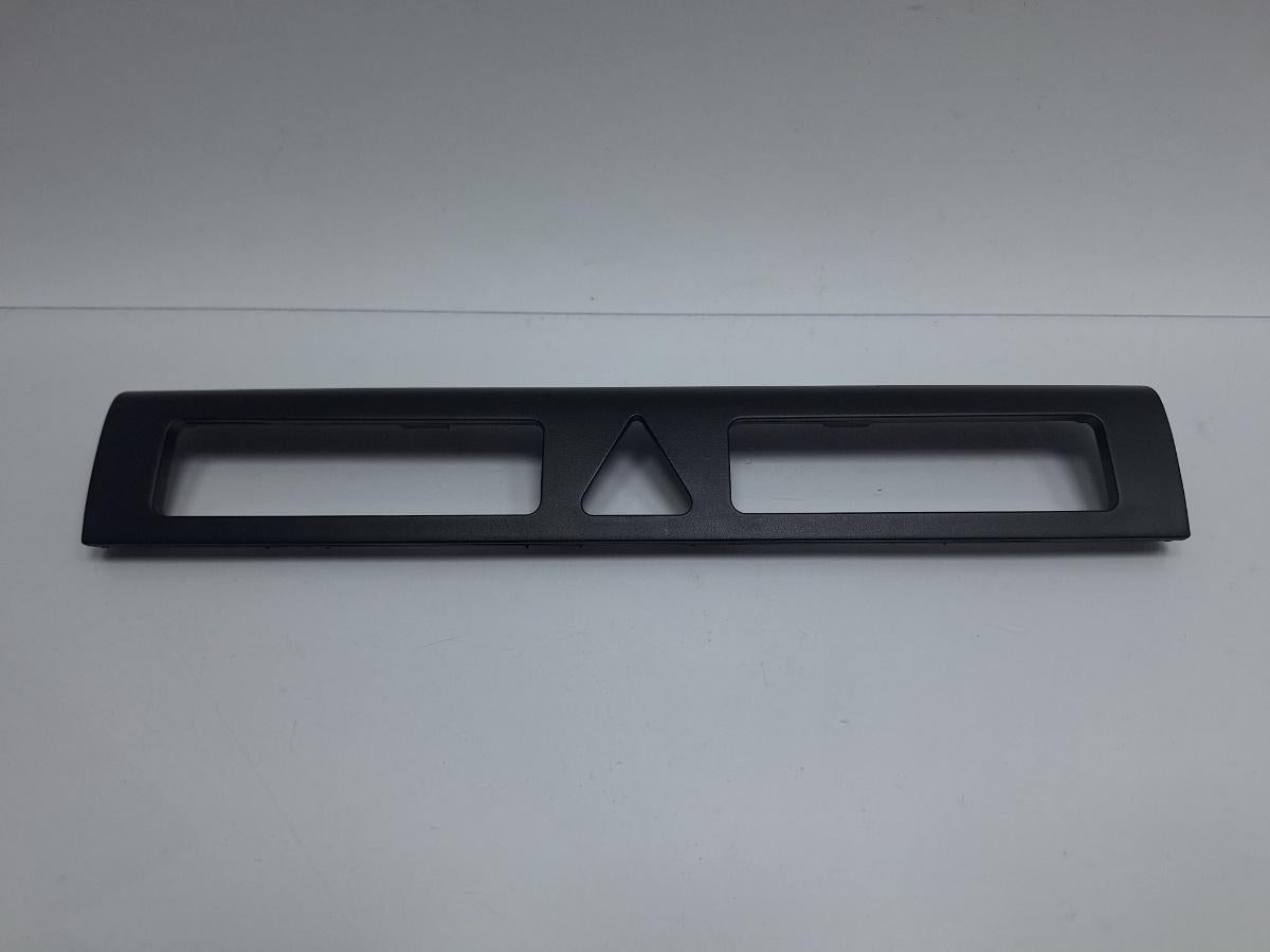 Rama plansa bord AUDI A4 Avant 8D5, B5 1994 - 2001 1.6 1.6 1.6 ALZ 8D0863321