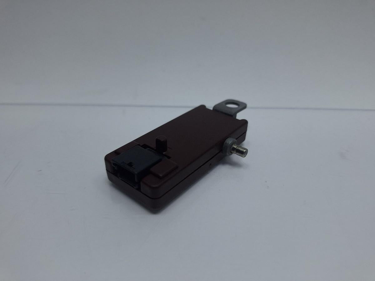 Amplificator semnal antena AUDI A4 Avant 8D5, B5 1994 - 2001 1.6 1.6 1.6 ALZ 8D9035225A