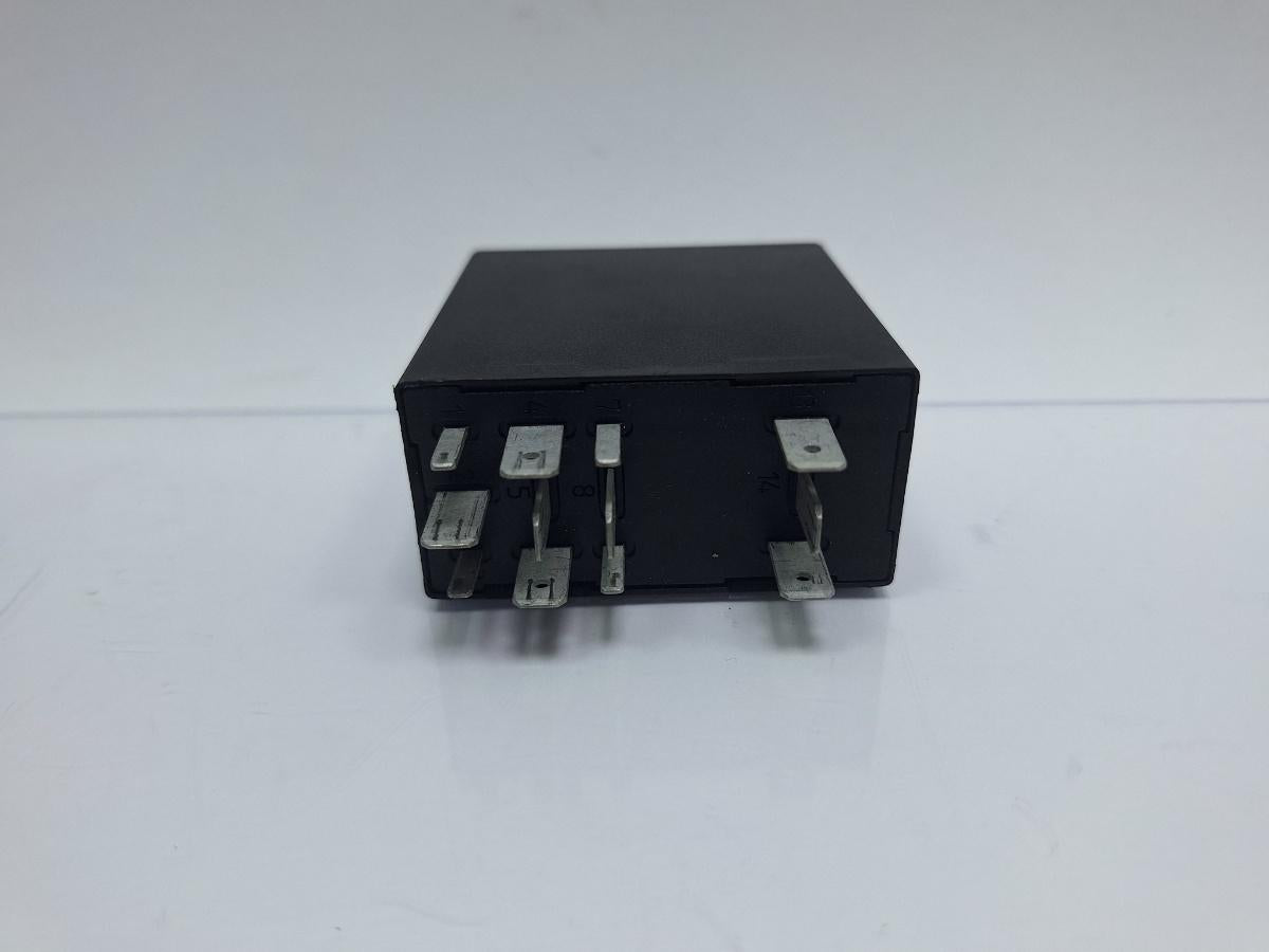 Releu ceata 397 AUDI A4 Avant 8D5, B5 1994 - 2001 1.6 1.6 1.6 ALZ 8D0907701A