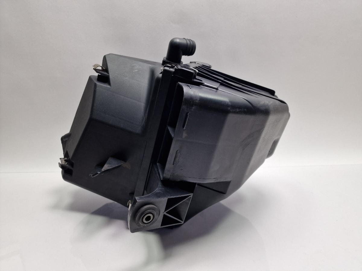 Carcasa filtru de aer AUDI A4 Avant 8D5, B5 1994 - 2001 1.6 1.6 1.6 ALZ 06B133837A