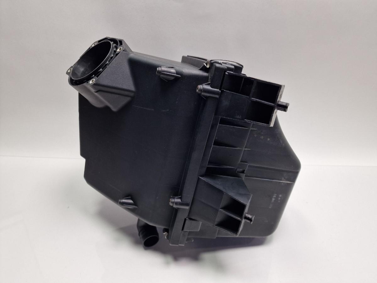 Carcasa filtru de aer AUDI A4 Avant 8D5, B5 1994 - 2001 1.6 1.6 1.6 ALZ 06B133837A