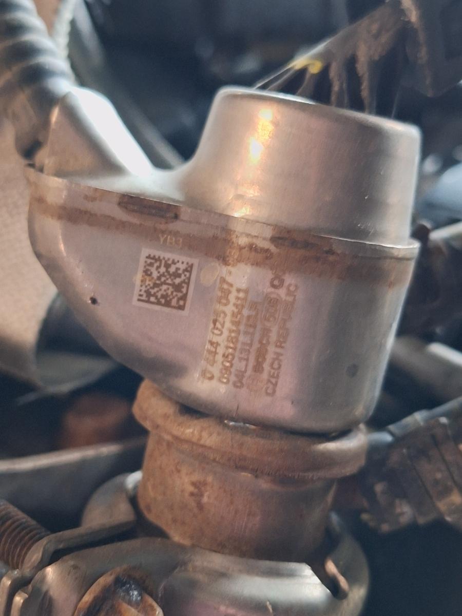 Injector AdBlue VOLKSWAGEN CADDY IV Box SAA, SAH 2015 -> 2.0 TDI CUUF, DFSC, DFSF 04L131113R