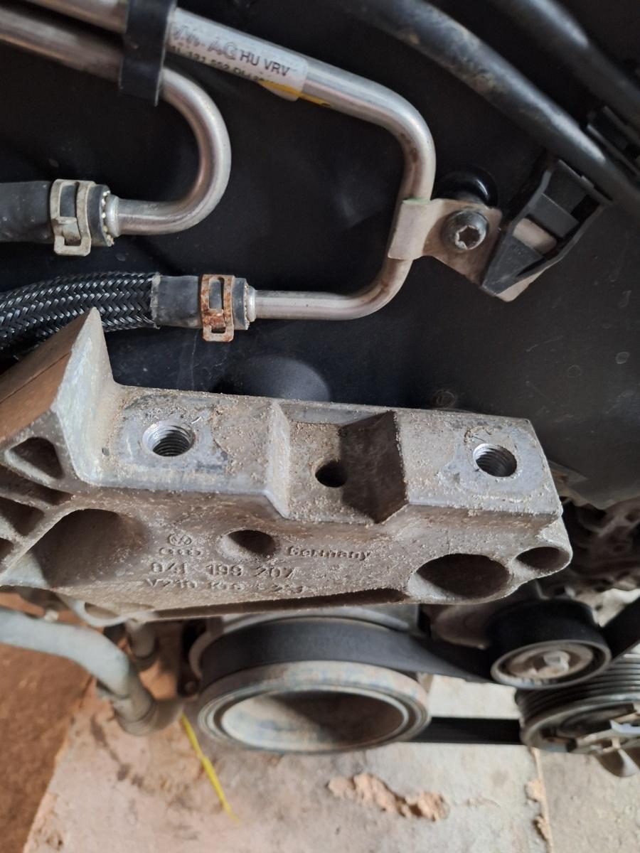 Suport tampon motor VOLKSWAGEN CADDY IV Box SAA, SAH 2015 -> 2.0 TDI CUUF, DFSC, DFSF 04L199207