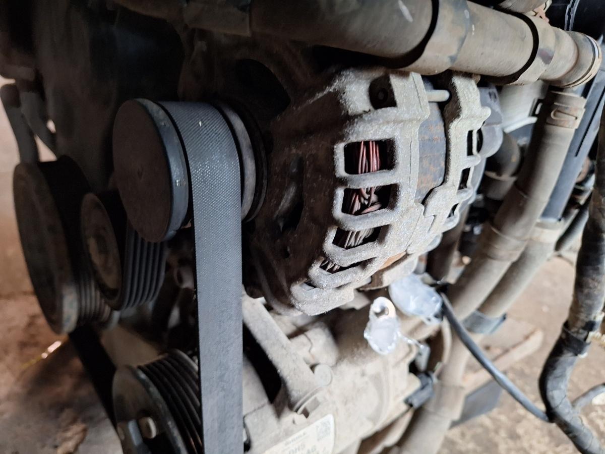 Alternator VOLKSWAGEN CADDY IV Box SAA, SAH 2015 -> 2.0 TDI CUUF, DFSC, DFSF 04L903024S