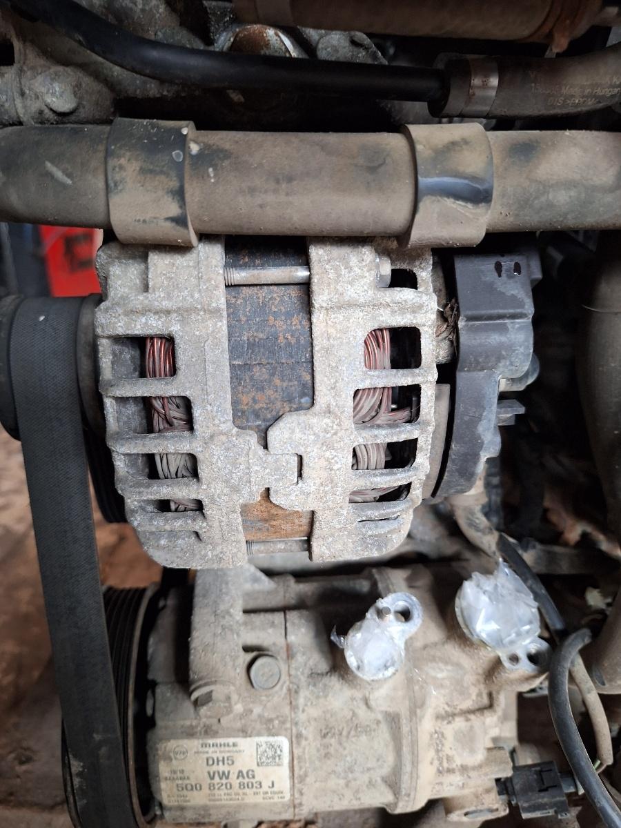 Alternator VOLKSWAGEN CADDY IV Box SAA, SAH 2015 -> 2.0 TDI CUUF, DFSC, DFSF 04L903024S