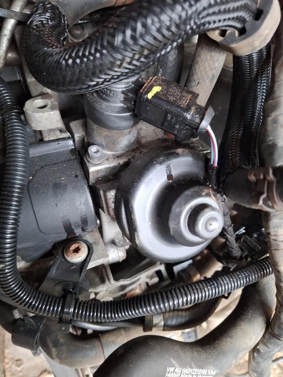 Pompa de injectie VOLKSWAGEN CADDY IV Box SAA, SAH 2015 - 2020 04L130755E