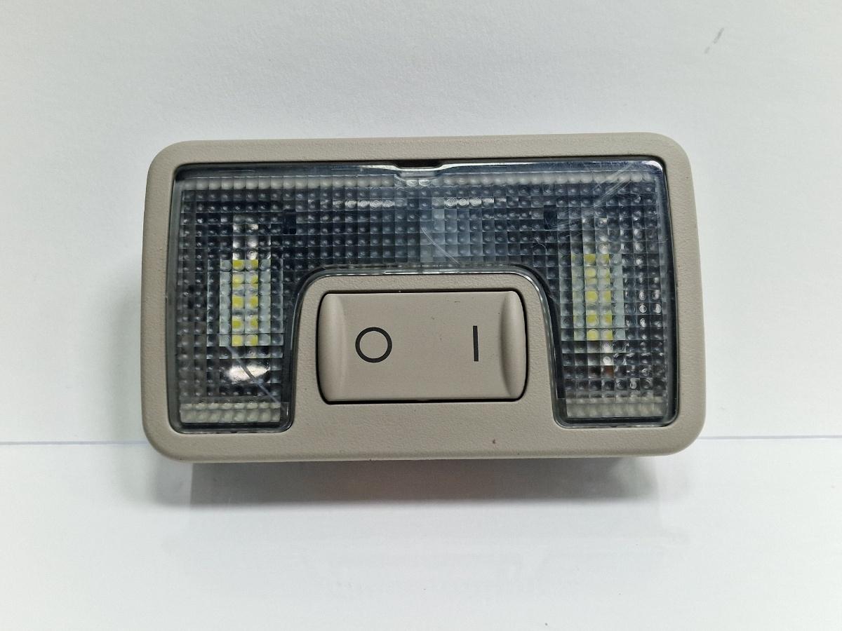 Plafoniera spate AUDI A4 Avant 8D5, B5 1994 - 2001 1.6 1.6 1.6 ALZ 4B9947123