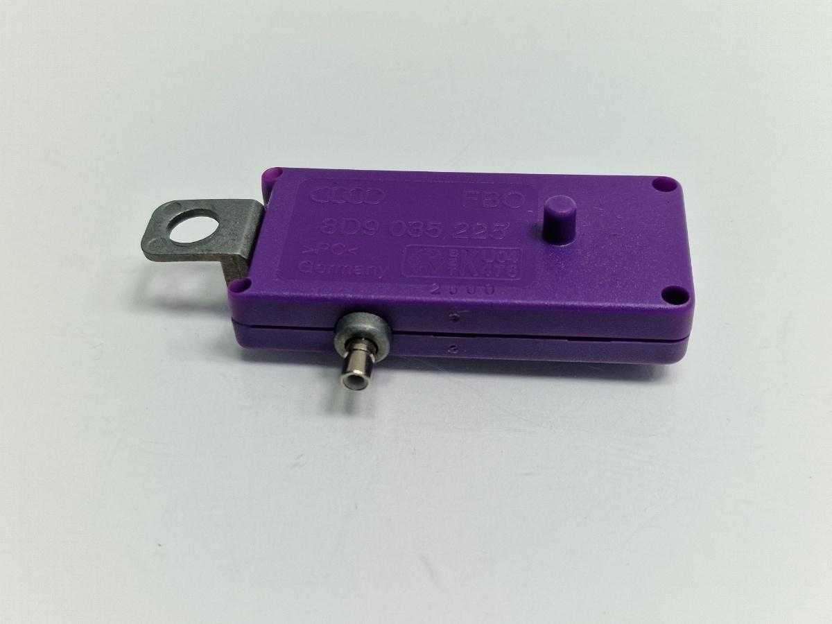 Amplificator semnal antena AUDI A4 Avant 8D5, B5 1994 - 2001 1.6 1.6 1.6 ALZ 8D9035225