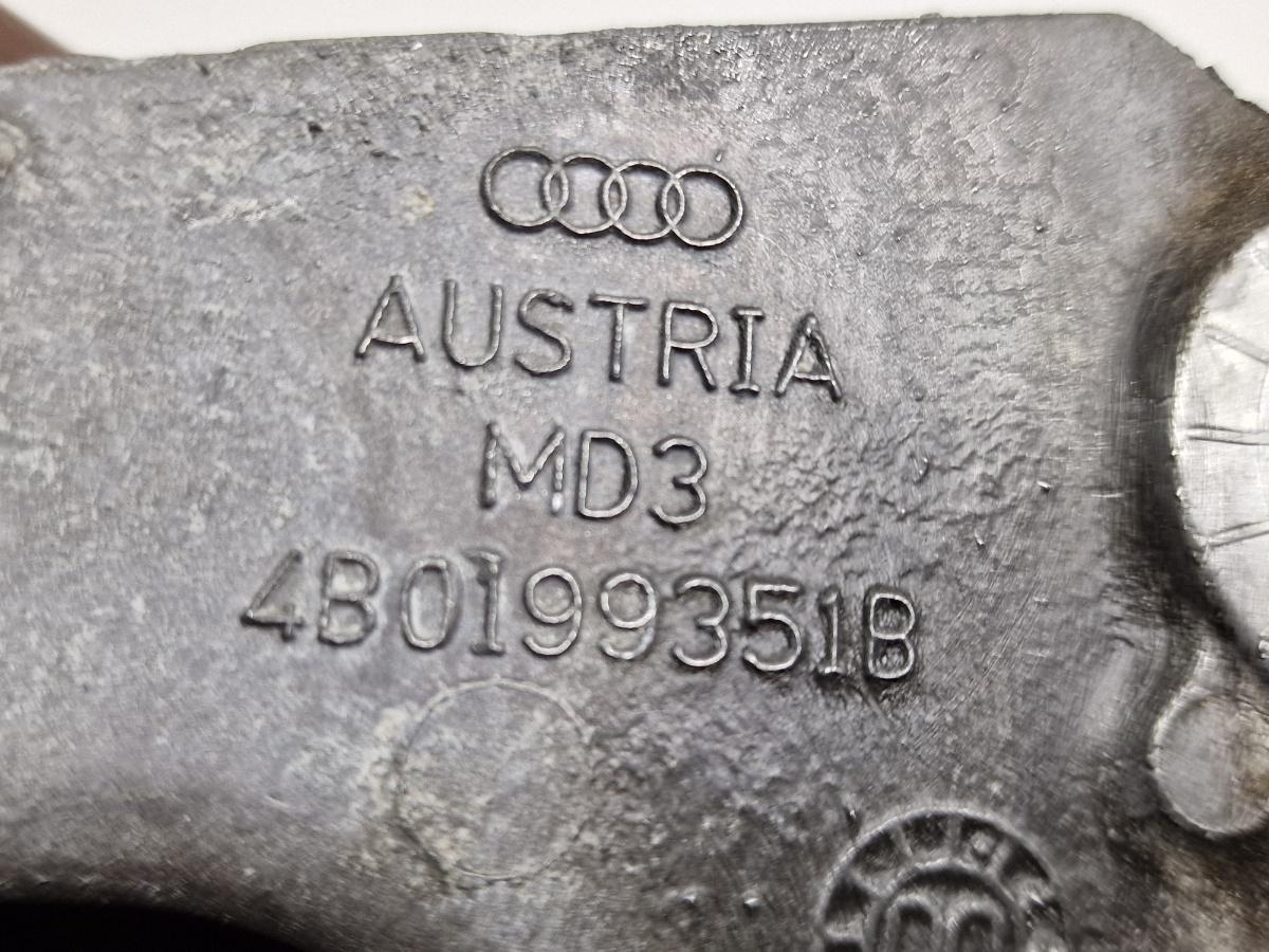 Suport bara stabilizatoare stanga AUDI A4 Avant 8D5, B5 1994 - 2001 1.6 1.6 1.6 ALZ 4B0199351B