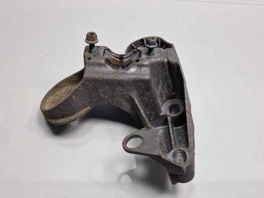 Suport bara stabilizatoare stanga AUDI A4 Avant 8D5, B5 1994 - 2001 1.6 1.6 1.6 ALZ 4B0199351B