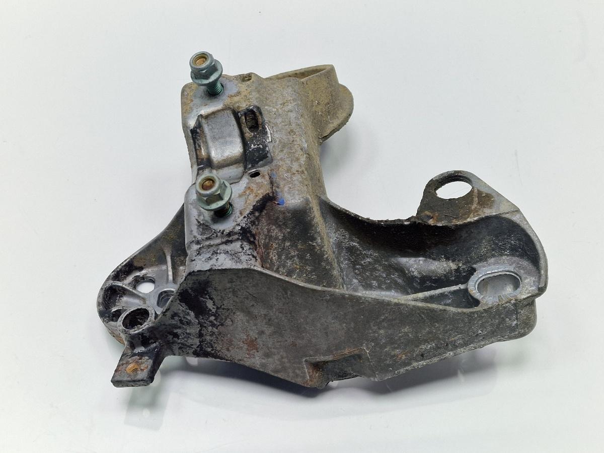 Suport bara stabilizatoare dreapta AUDI A4 Avant 8D5, B5 1994 - 2001 1.6 1.6 1.6 ALZ 4B0199352B
