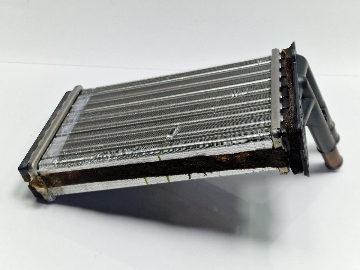 Radiator aeroterma AUDI A4 Avant 8D5, B5 1994 - 2001 1.6 1.6 1.6 ALZ 8D1819031B