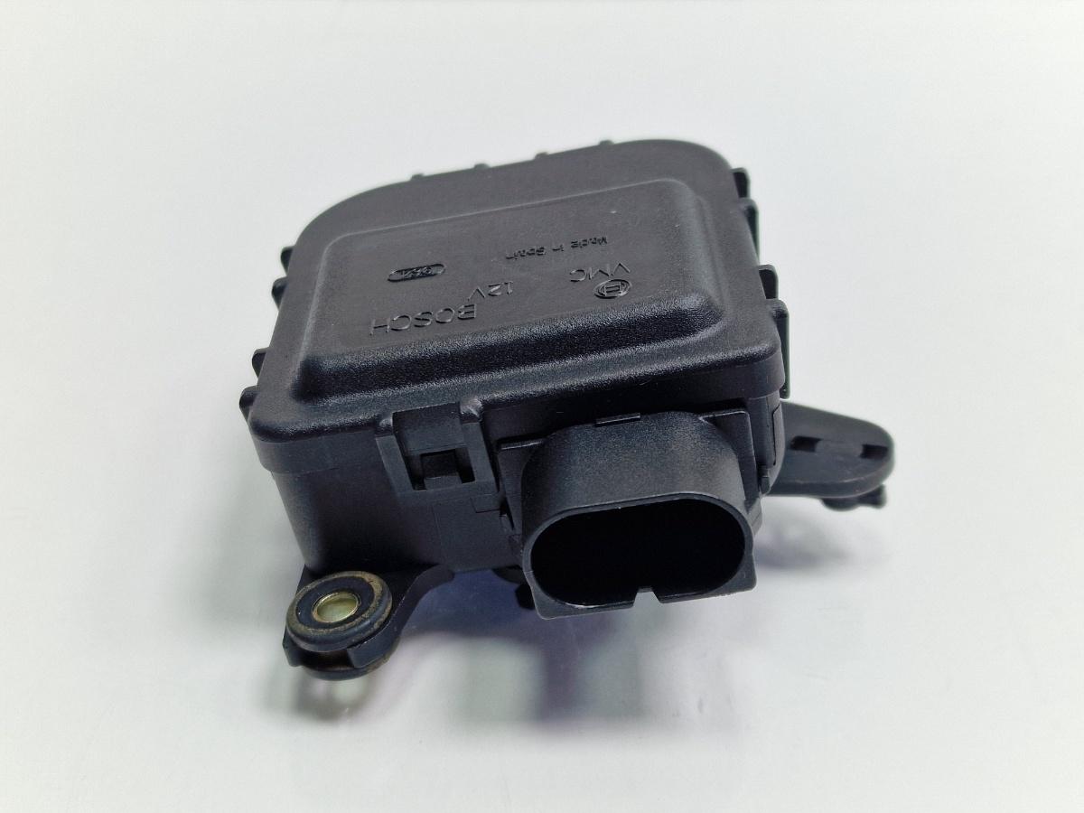 Motoras aeroterma V213 AUDI A4 Avant 8D5, B5 1994 - 2001 1.6 1.6 1.6 ALZ BOSCH 0132801149 8D1820511B