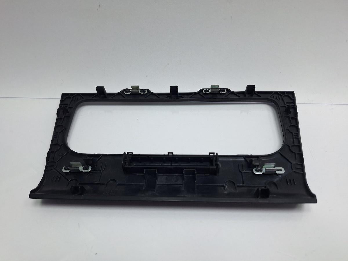 Ornament panou de bord VOLKSWAGEN GOLF VI 5K1_ 2008 - 2012 1.6 TDi BlueMotion CAYC 5K0858069P