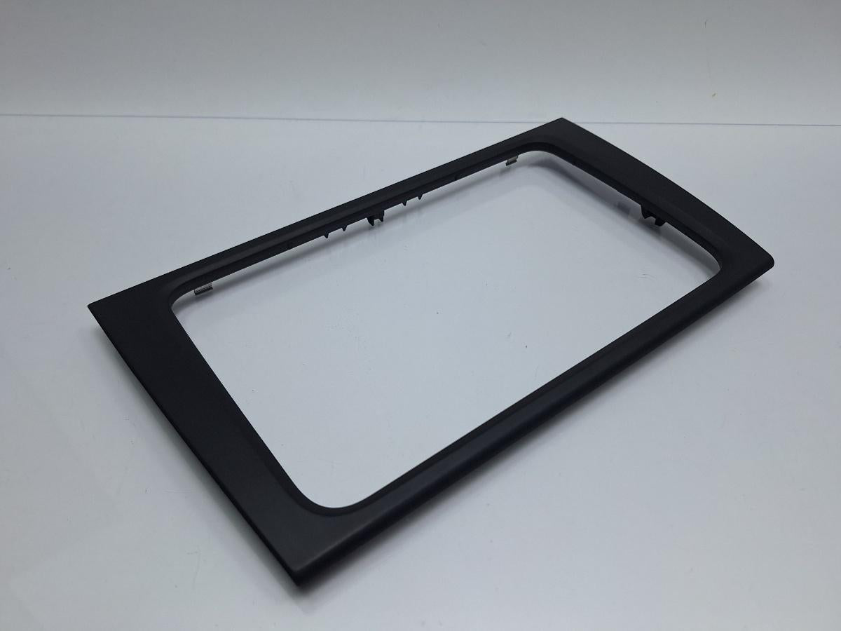 Ornament panou de bord VOLKSWAGEN GOLF VI 5K1_ 2008 - 2012 1.6 TDi BlueMotion CAYC 5K0858063E