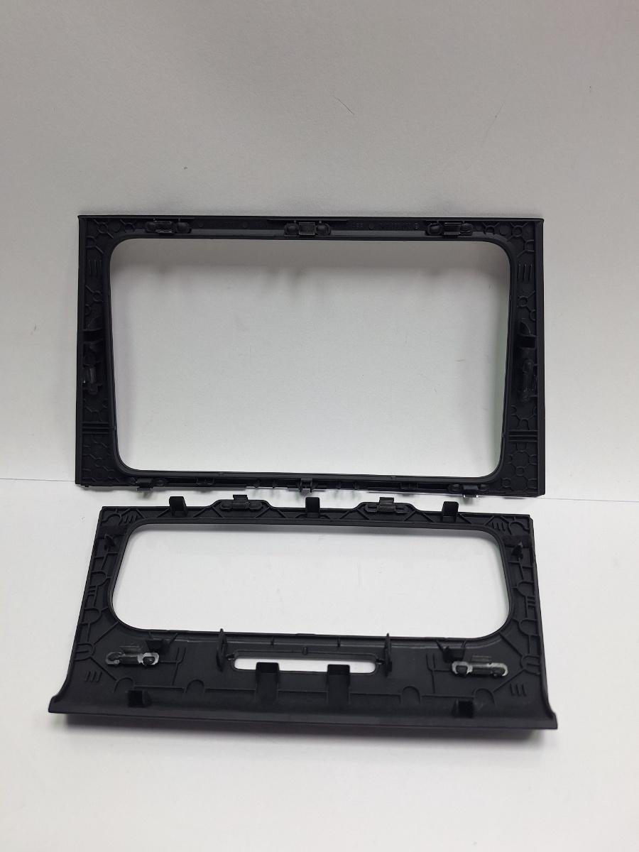 Ornamente panou de bord VOLKSWAGEN GOLF VI 5K1_ 2008 - 2012 1.6 TDi BlueMotion CAYC 5K0858069P