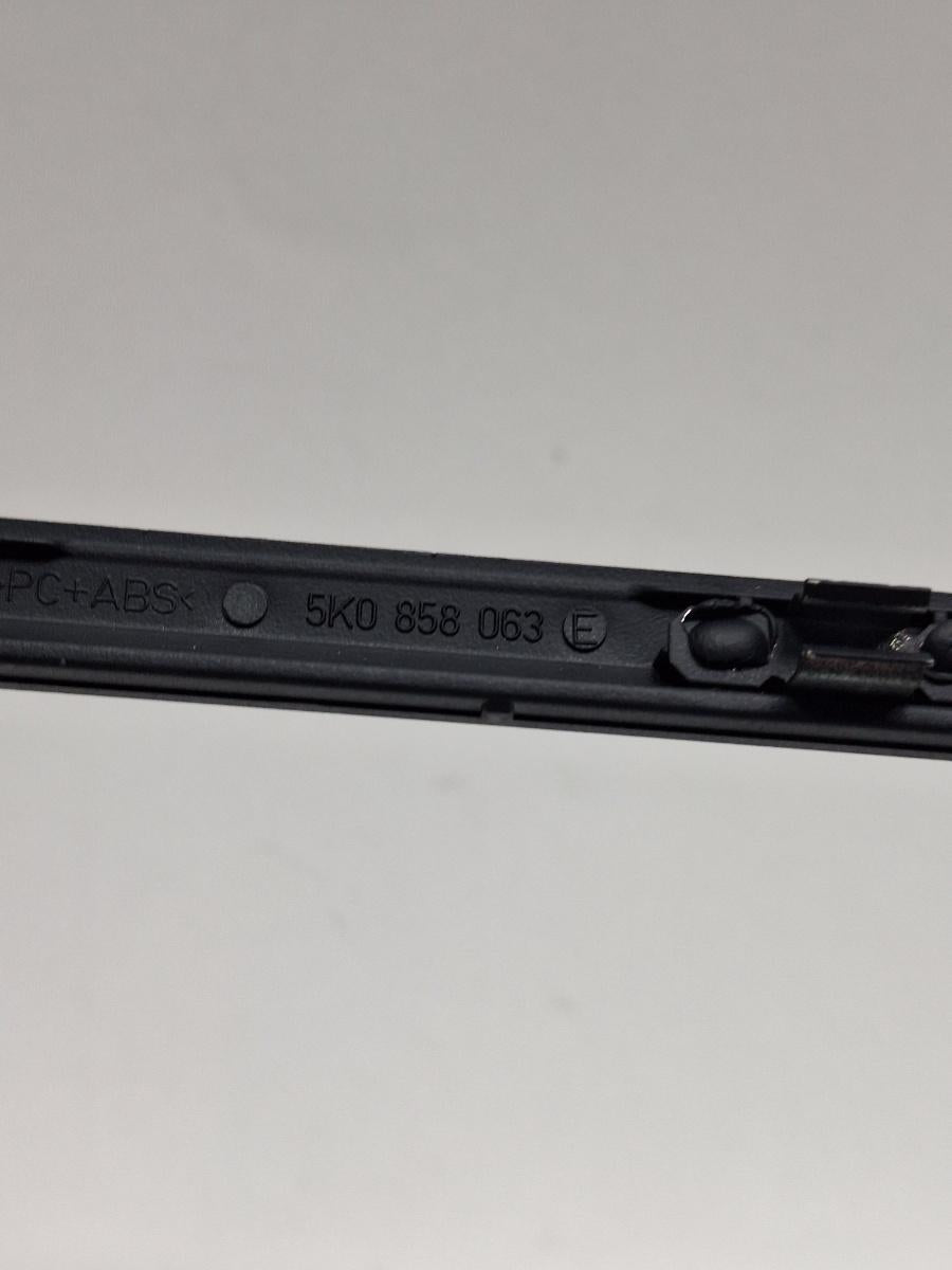 Ornamente panou de bord VOLKSWAGEN GOLF VI 5K1_ 2008 - 2012 1.6 TDi BlueMotion CAYC 5K0858069P