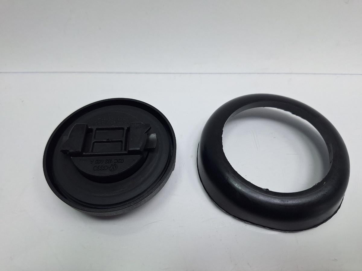 Buson umplere ulei VOLKSWAGEN GOLF VI 5K1 2008 - 2013 1.4 TSI CAXA 03C103485A