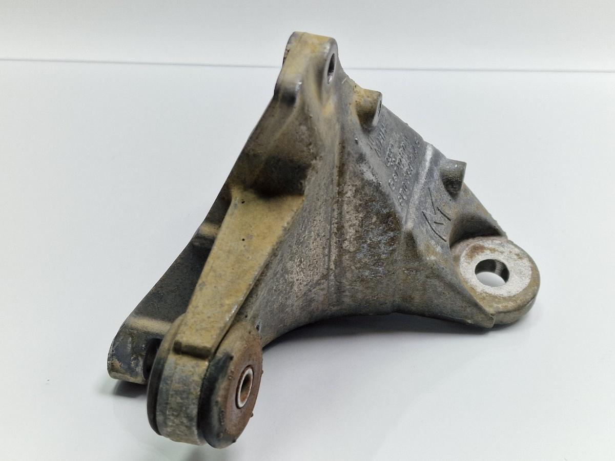 Suport cutie de viteze dreapta AUDI A4 Avant 8D5, B5 1994 - 2001 1.6 1.6 1.6 ALZ 8D0399114S