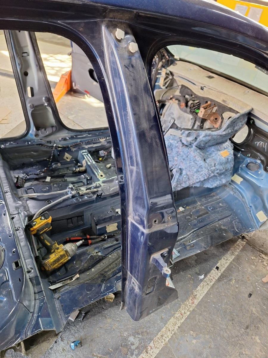 Stalp (mijloc) dreapta VOLKSWAGEN JETTA IV 162, 163, AV3, AV2 2009 - 2017