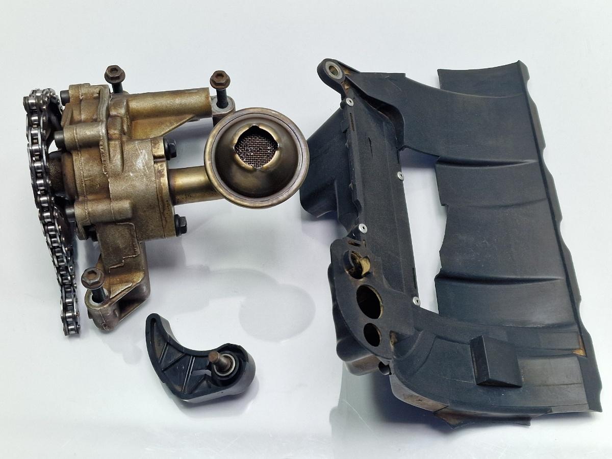 Kit pompa de ulei AUDI A4 Avant 8D5, B5 1994 - 2001 1.6 1.6 1.6 ALZ 06A115105B