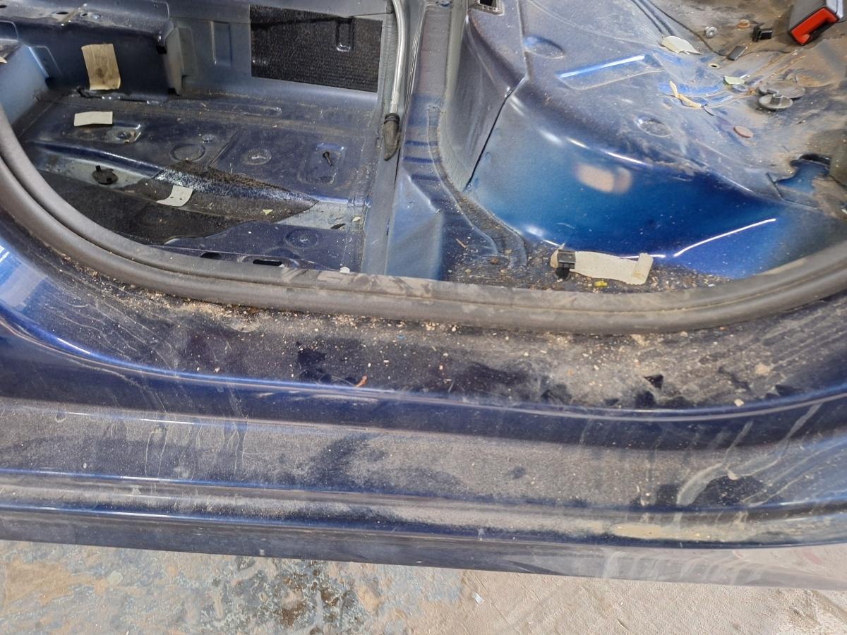 Cheder portiera spate (pe caroserie) stanga VOLKSWAGEN JETTA IV 162, 163, AV3, AV2 2009 -> 1.2 TSI CBZB