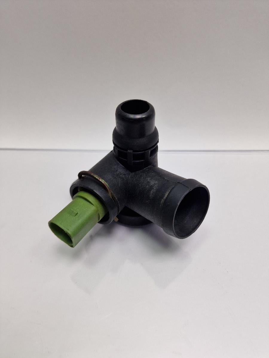 Flansa lichid racire AUDI A4 Avant 8D5, B5 1994 - 2001 1.6 1.6 1.6 ALZ Topran 108195 050121132B