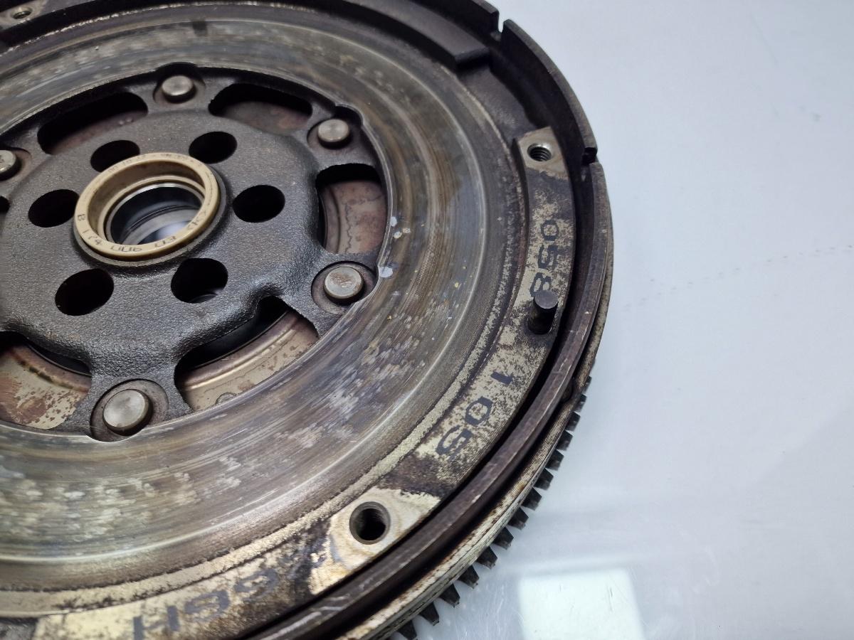 Volanta cu masa dubla AUDI A4 Avant 8D5, B5 1994 - 2001 1.6 1.6 1.6 ALZ 058105266H