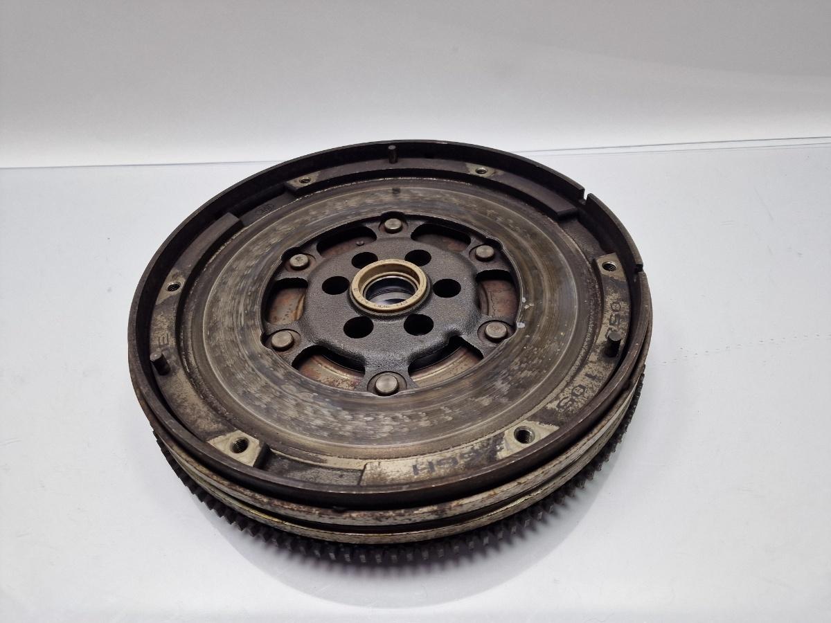 Volanta cu masa dubla AUDI A4 Avant 8D5, B5 1994 - 2001 1.6 1.6 1.6 ALZ 058105266H