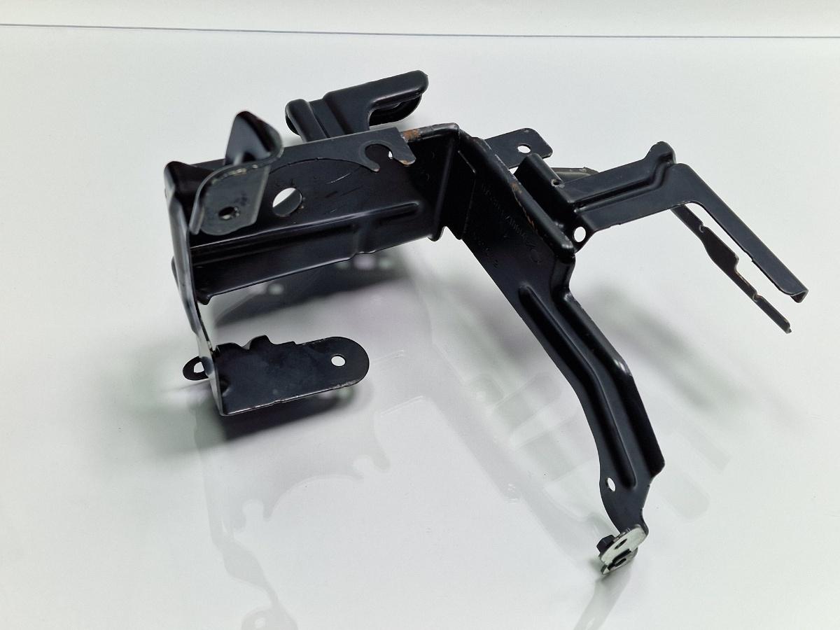 Suport modul pompa ABS AUDI A4 III Avant 8ED, B7 2004 - 2008 2.5 TDI BDG 8E0614119AE
