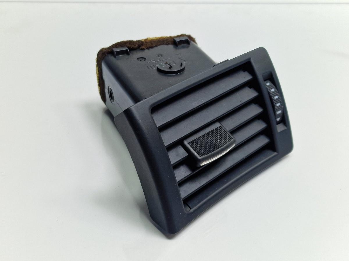 Grila de ventilatie laterala panou de bord stanga AUDI A4 III Avant 8ED, B7 2004 - 2008 2.5 TDI BDG 8E0820901F