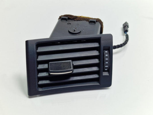 Grila de ventilatie laterala panou de bord stanga AUDI A4 III Avant 8ED, B7 2004 - 2008 2.5 TDI BDG 8E0820901F