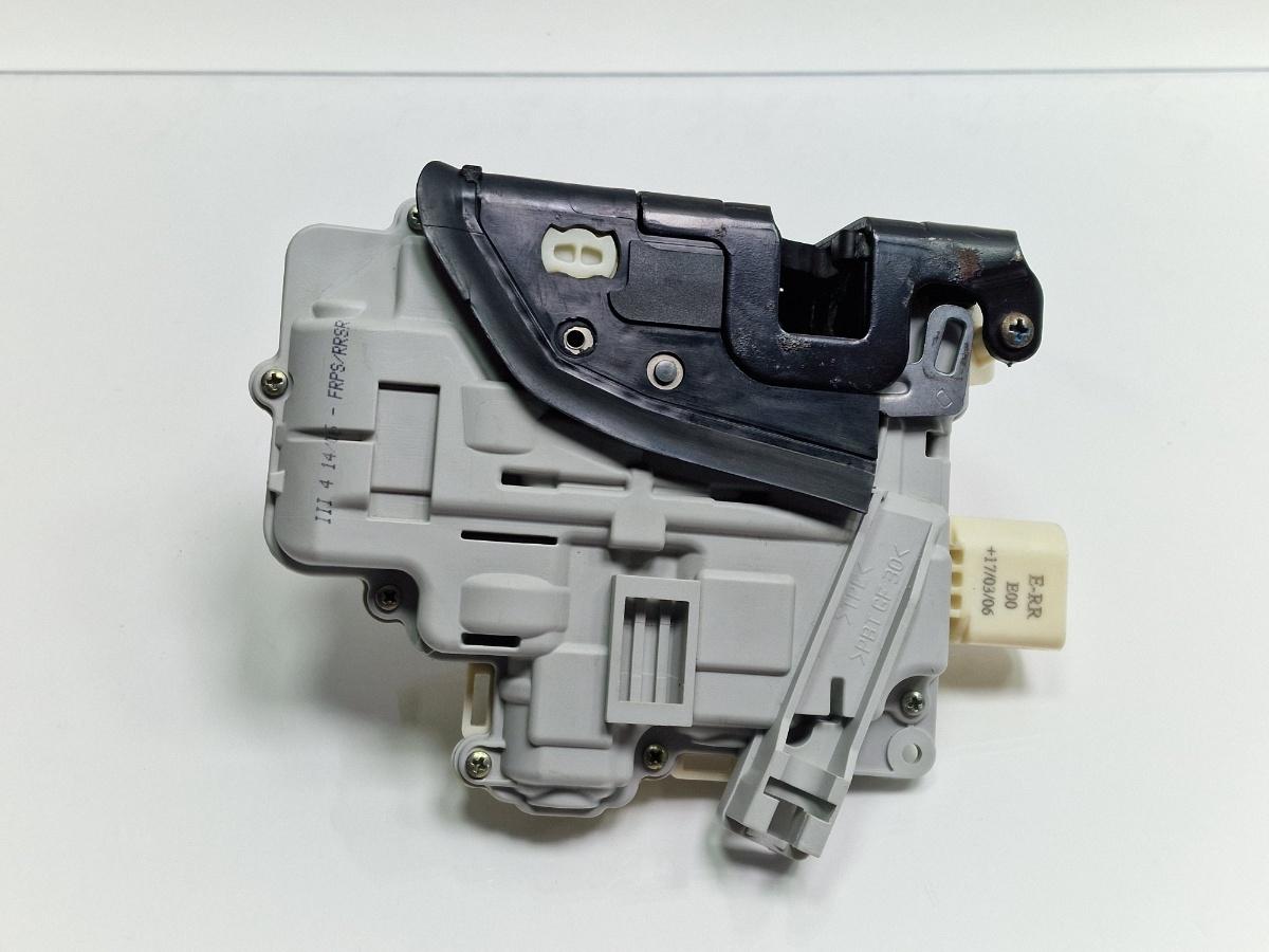 Broasca usa dreapta fata AUDI A4 III Avant 8ED, B7 2004 - 2008 2.5 TDI BDG 8E1837016AA