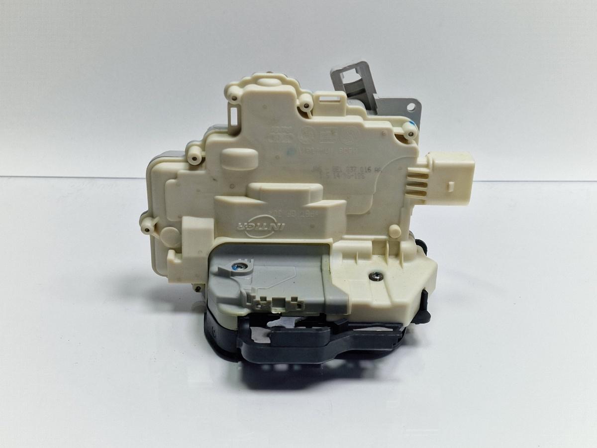 Broasca usa dreapta fata AUDI A4 III Avant 8ED, B7 2004 - 2008 2.5 TDI BDG 8E1837016AA