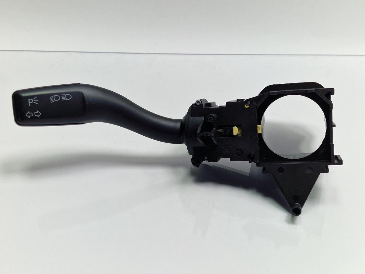 Maneta semnalizare AUDI A4 III Avant 8ED, B7 2004 - 2008 2.5 TDI BDG 4E0953513A