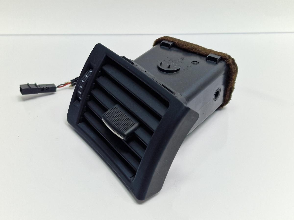 Grila ventilatie laterala panou de bord dreapta AUDI A4 III Avant 8ED, B7 2004 - 2008 2.5 TDI BDG 8E0820902F