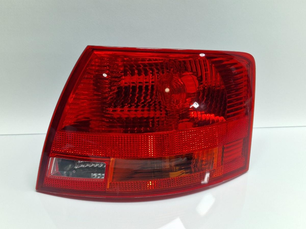 Stop de pe caroserie dreapta AUDI A4 III Avant 8ED, B7 2004 - 2008 2.5 TDI BDG 8E9945096
