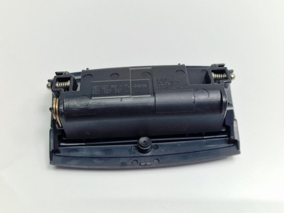 Scrumiera cotiera spate AUDI A4 III Avant 8ED, B7 2004 - 2008 2.5 TDI BDG 8E0857961M