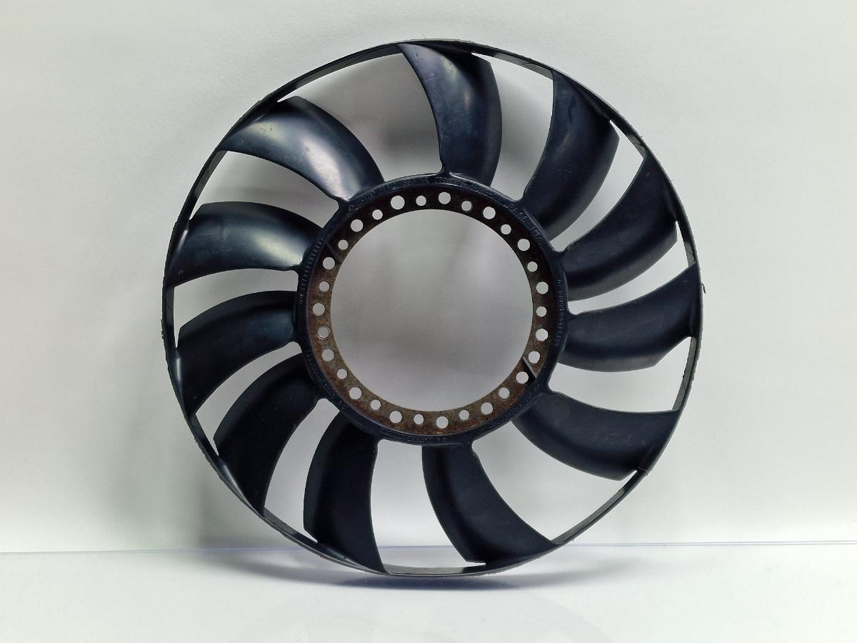 Elice ventilator AUDI A4 III Avant 8ED, B7 2004 - 2008 2.5 TDI BDG 059121301A