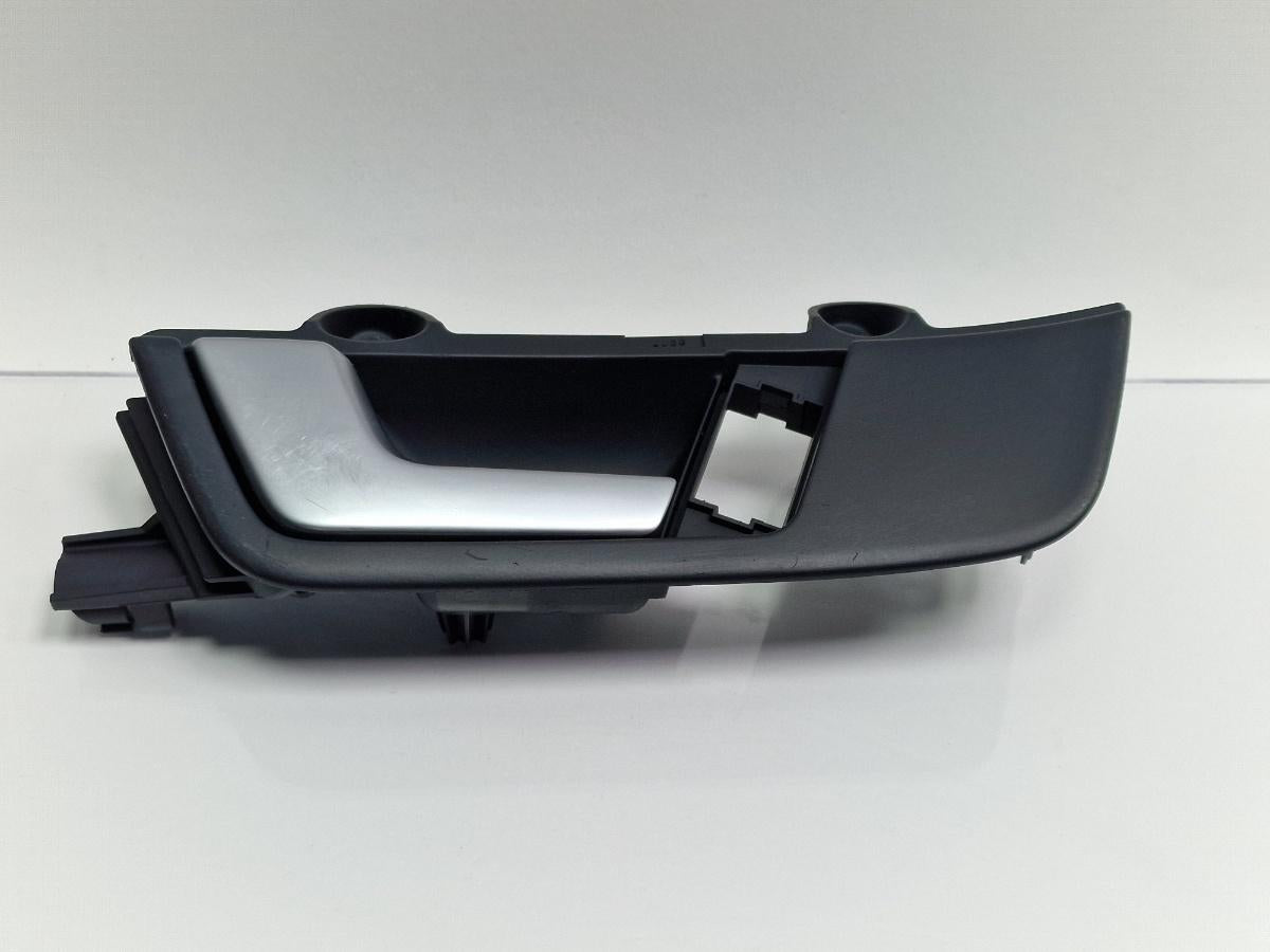 Maner interior usa stanga fata AUDI A4 III Avant 8ED, B7 2004 - 2008 2.5 TDI BDG 8E1837019F