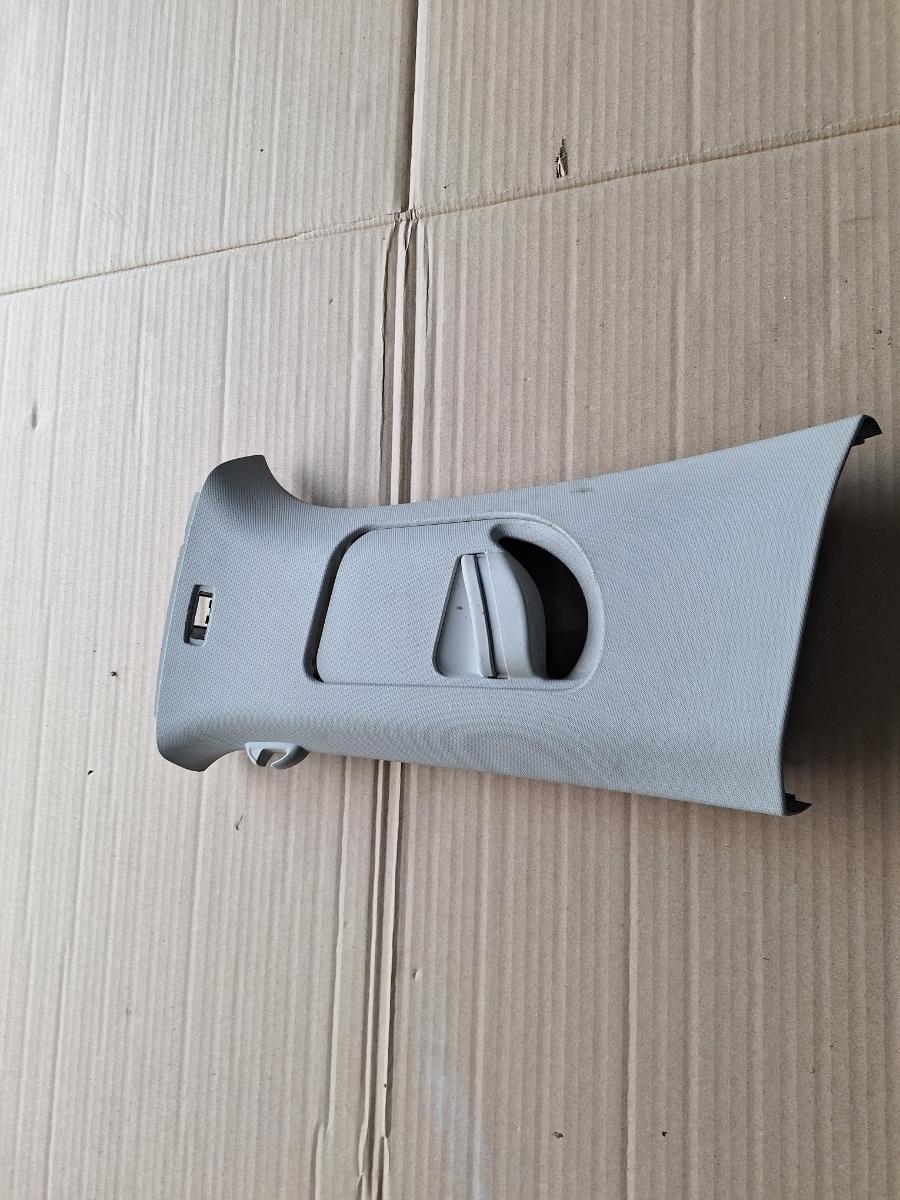 Ornament stalp (B) (superior) stanga VOLKSWAGEN JETTA IV 162, 163, AV3, AV2 2009 -> 1.2 TSI CBZB 5C6867243
