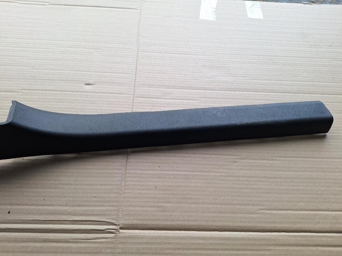 Alte elemente decorative praguri/stalpi stanga VOLKSWAGEN JETTA IV 162, 163, AV3, AV2 2009 -> 1.2 TSI CBZB 5C6853371